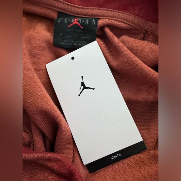 NWT Jordan Slim Fot Cropped Shirt Small - Picture 6 of 7